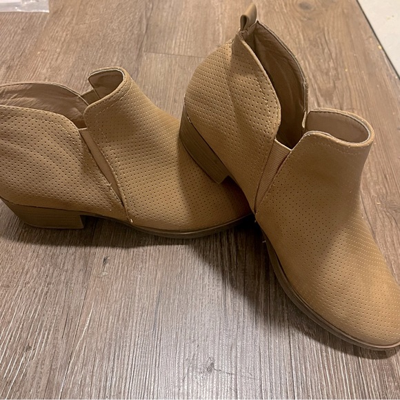 Booties - Picture 4 of 4